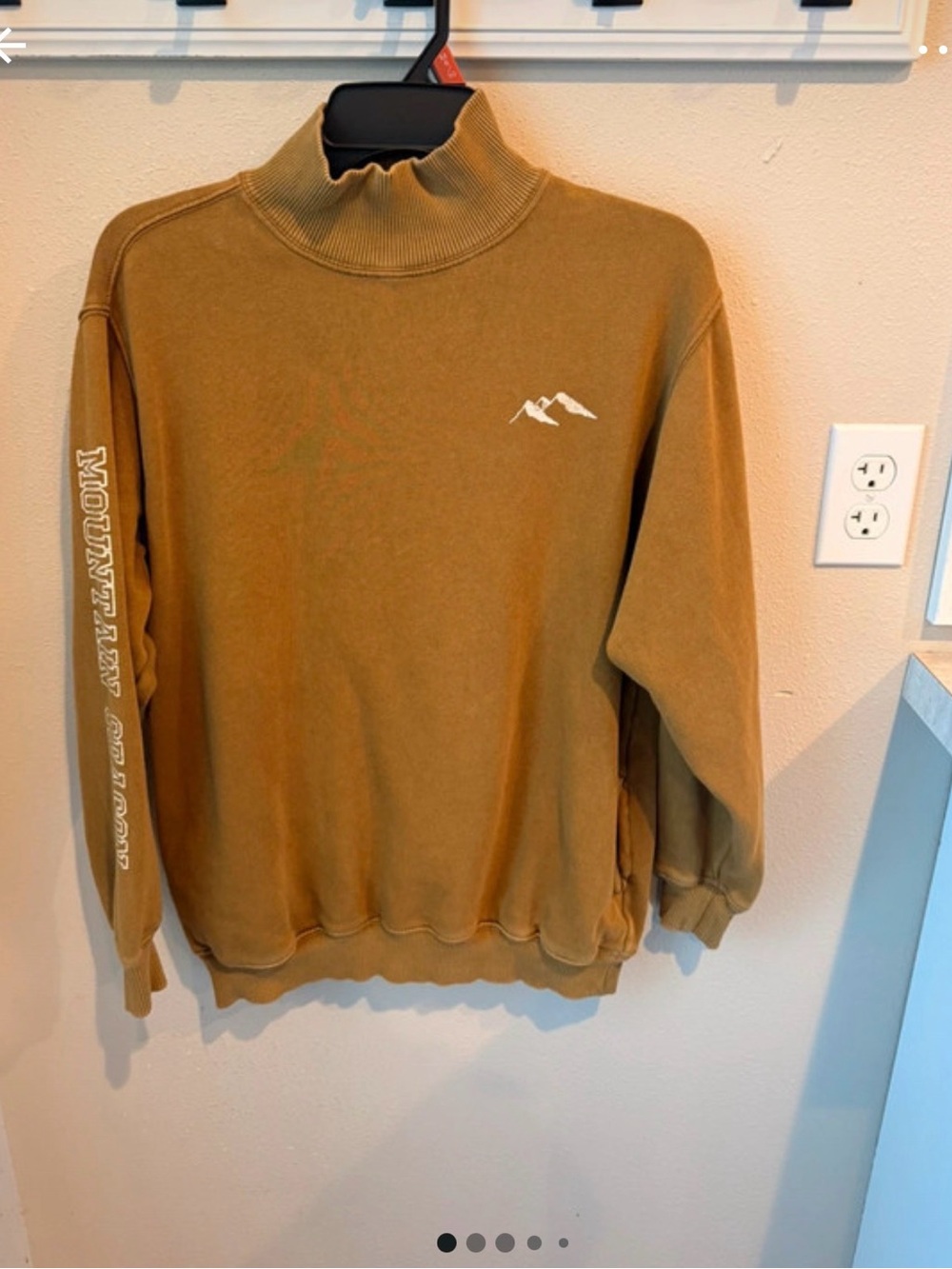 Aerie Mountain Logo Mock Neck Sweatshirt in Mustard